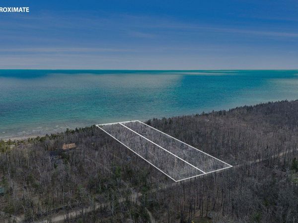 11619 Mackinaw Straits Drive, Cheboygan, MI 49721