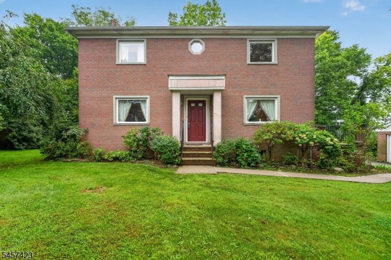 9 Woods Edge Ct, White, NJ 07823 Main Photo