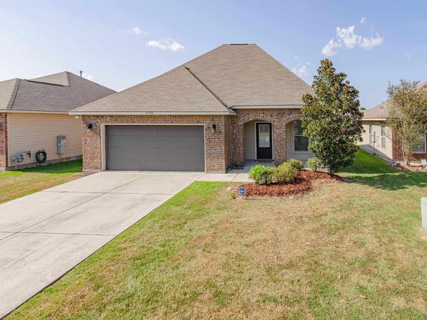 42520 Pebblestone Ave, Prairieville, LA 70769