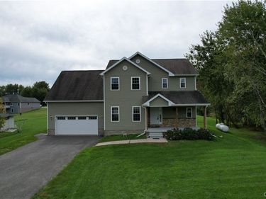 31 Creighton Drive, Central Square, NY 13036
