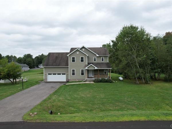 31 Creighton Drive , Central Square, NY 13036