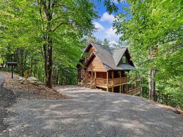 482 High Street, Young Harris, GA 30582