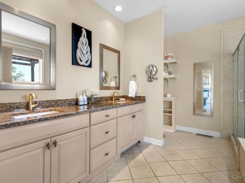 1046 Tuscany Place, Cincinnati, OH 45226 Photo 18