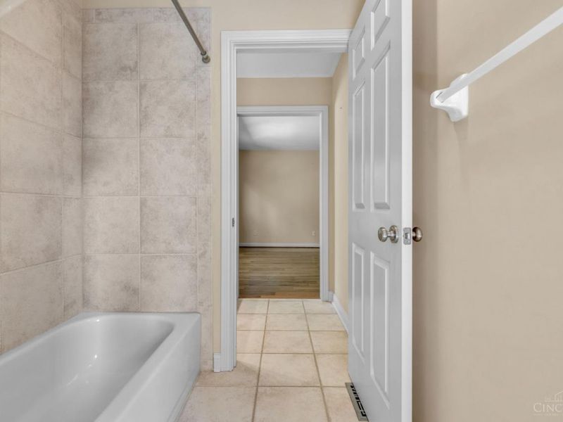 1046 Tuscany Place, Cincinnati, OH 45226 Photo 40