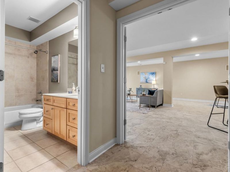 1046 Tuscany Place, Cincinnati, OH 45226 Photo 45