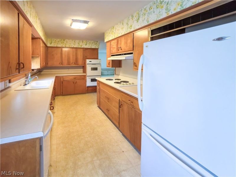 1815 Glenmont Drive NW, Canton, OH 44708 Photo 12