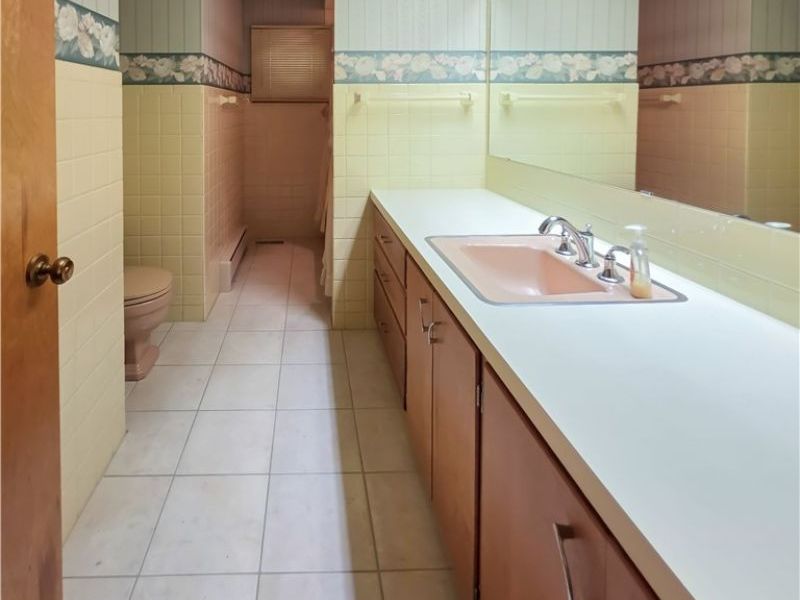1815 Glenmont Drive NW, Canton, OH 44708 Photo 13