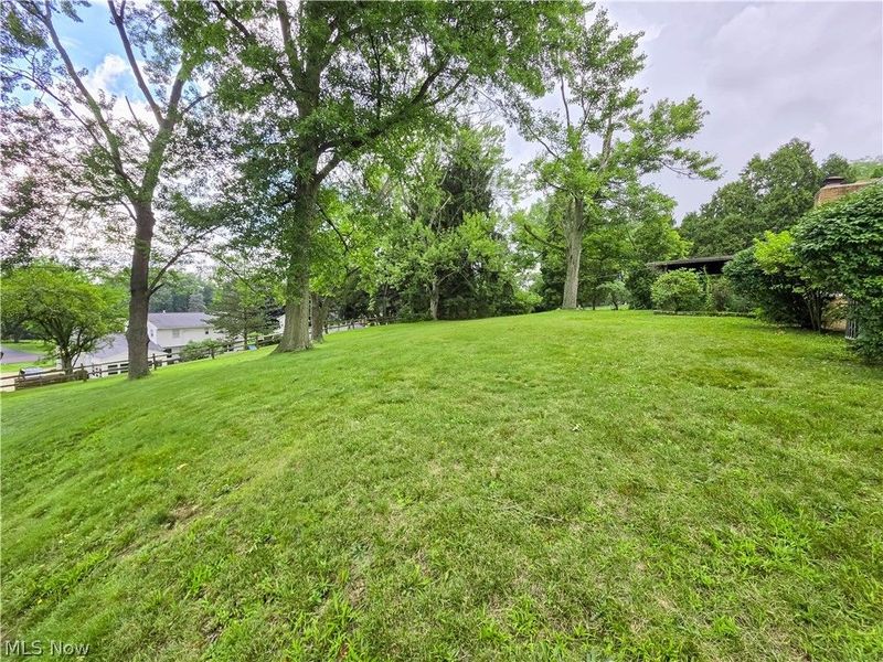 1815 Glenmont Drive NW, Canton, OH 44708 Photo 3