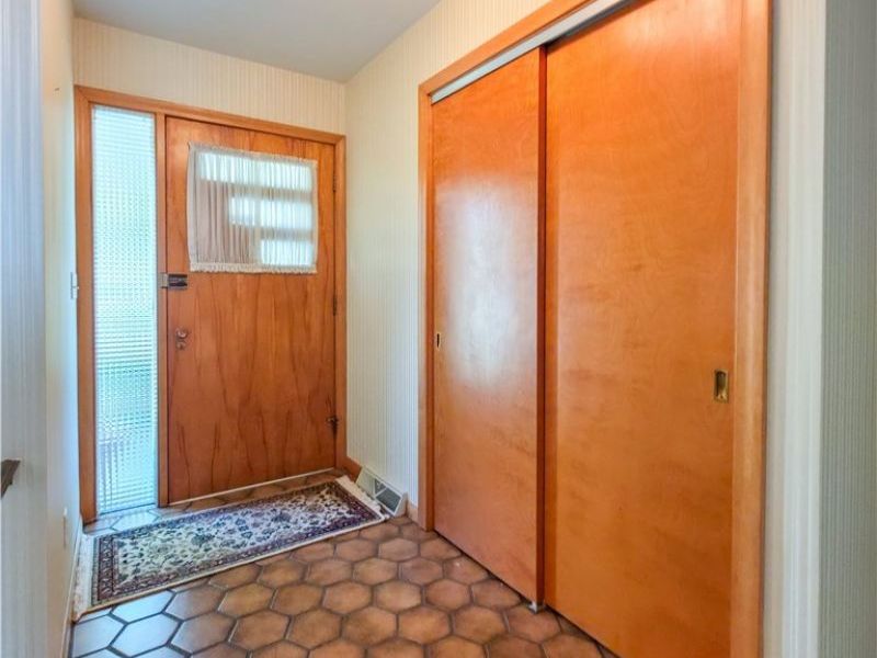 1815 Glenmont Drive NW, Canton, OH 44708 Photo 4