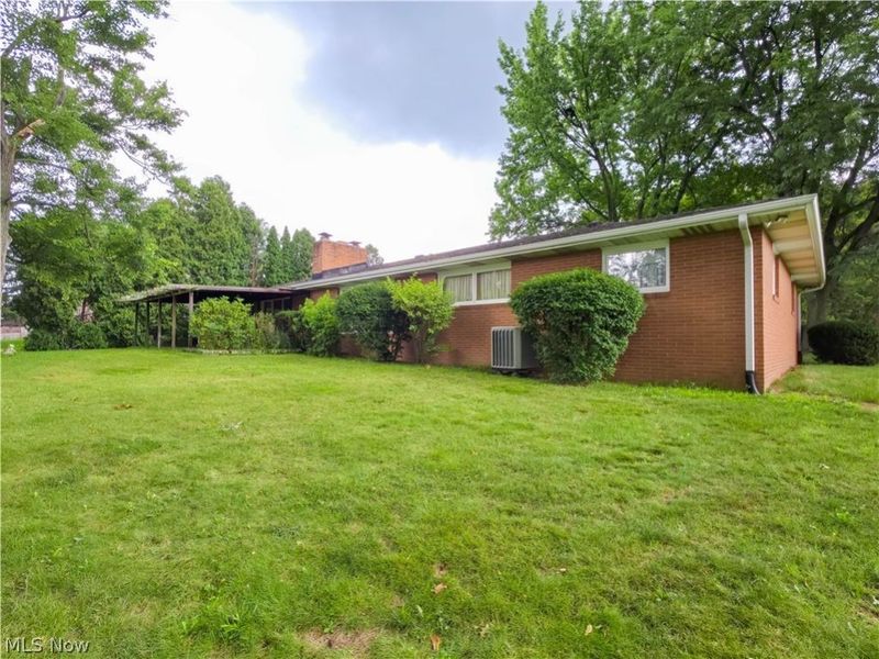 1815 Glenmont Drive NW, Canton, OH 44708 Photo 5