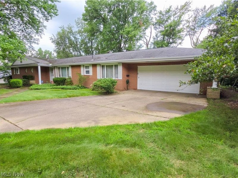 1815 Glenmont Drive NW, Canton, OH 44708 Photo 6
