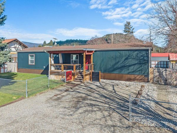 112 Blackwell St, Ione, WA 99139