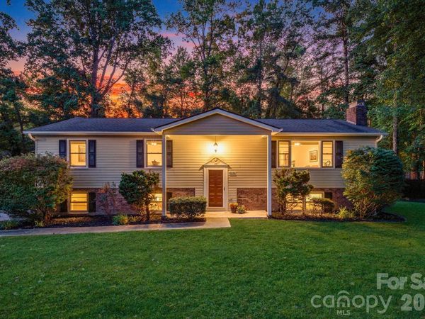 129 Whisperwood Drive , Hendersonville, NC 28791