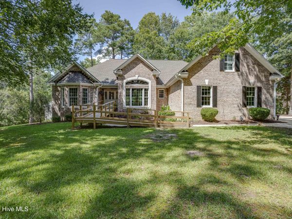 95 Waters Edge Drive , Chocowinity, NC 27817
