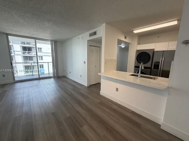 5091 NW 7th St, Unit 1008, Miami, FL 33126 Photo