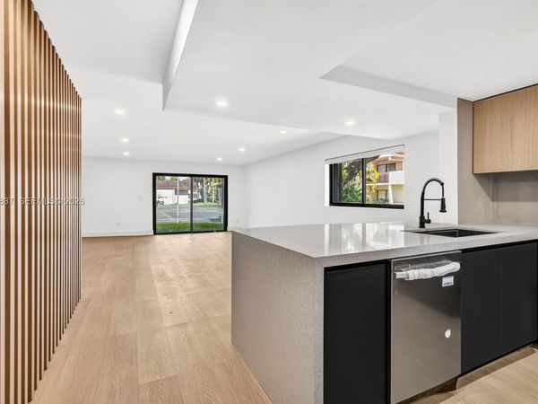 10046 NW 41st St , Unit 48-4, Doral, FL 33178