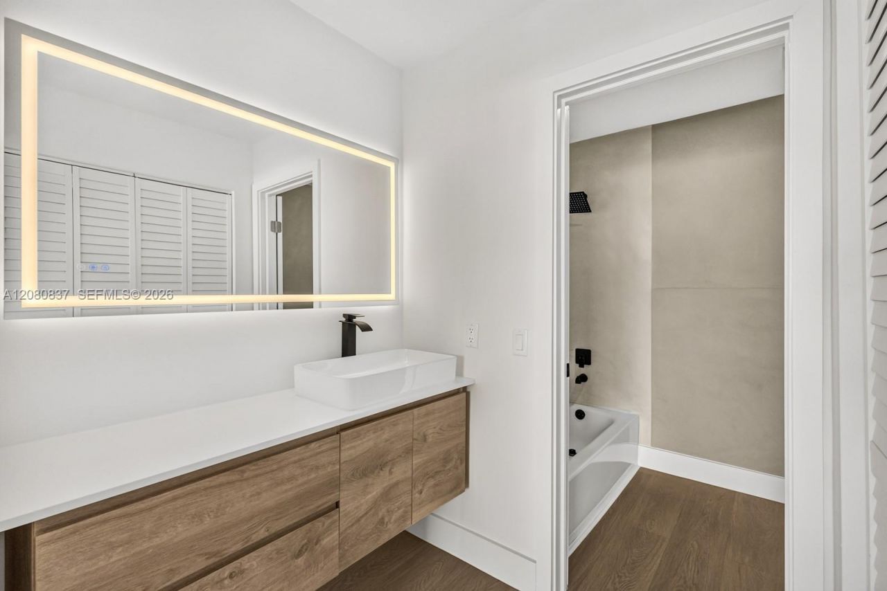 10046 NW 41st St, Unit 48-4, Doral, FL 33178 Photo