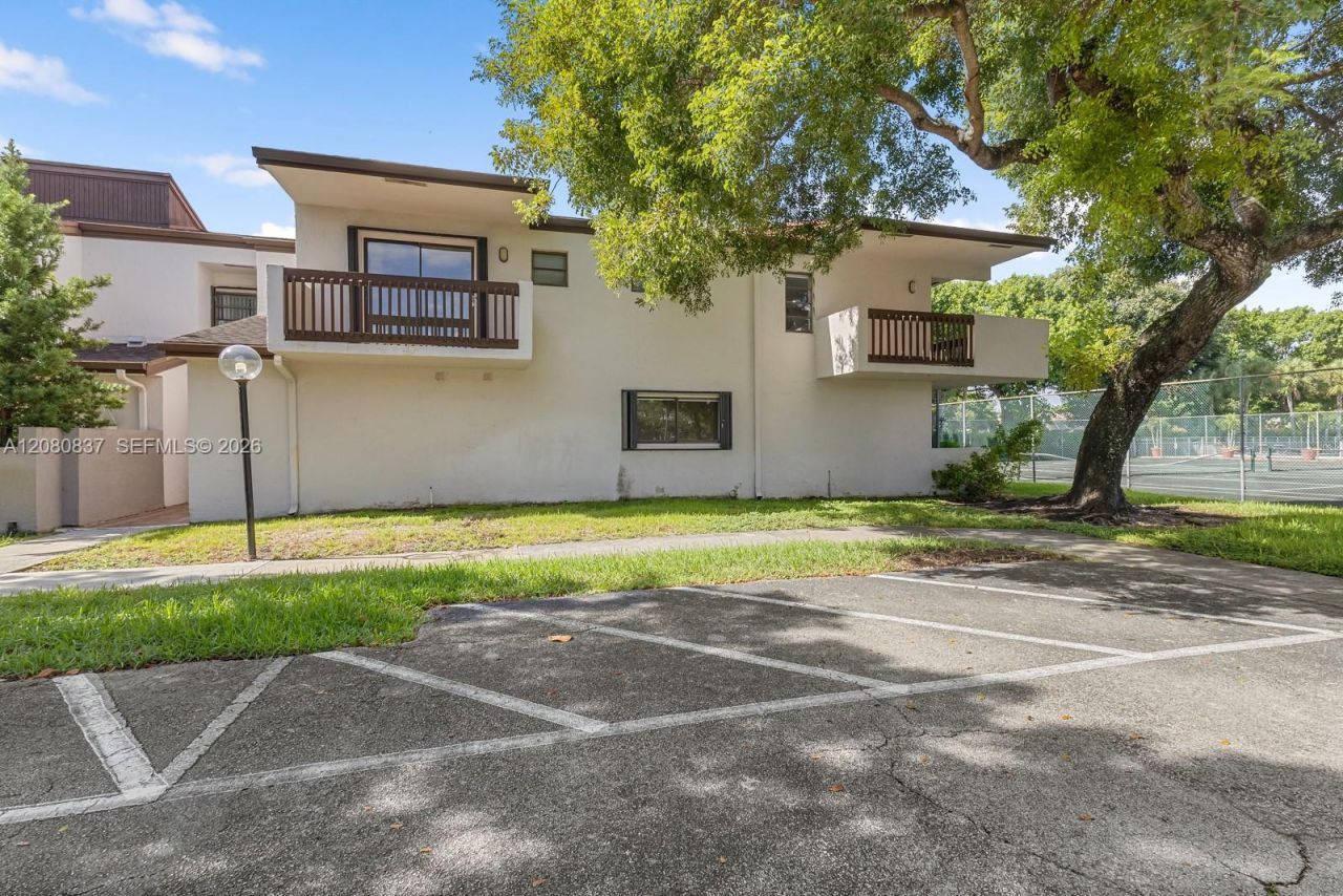 10046 NW 41st St, Unit 48-4, Doral, FL 33178 Photo