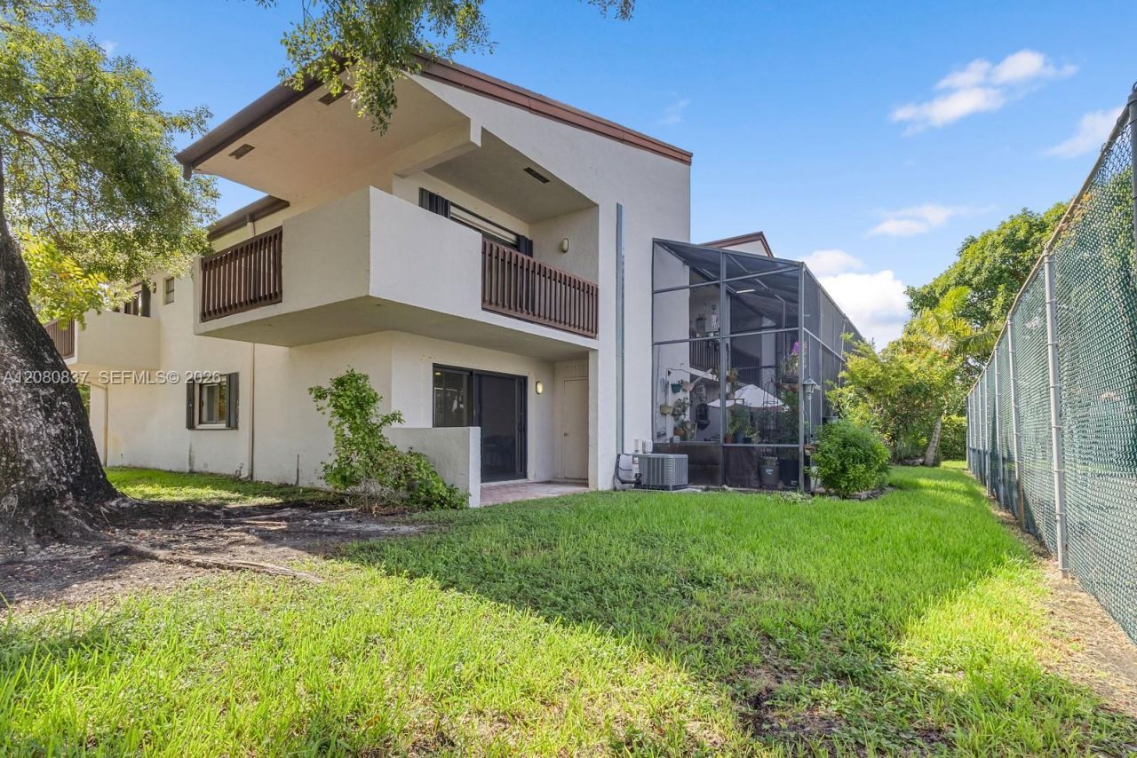 10046 NW 41st St, Unit 48-4, Doral, FL 33178 Photo