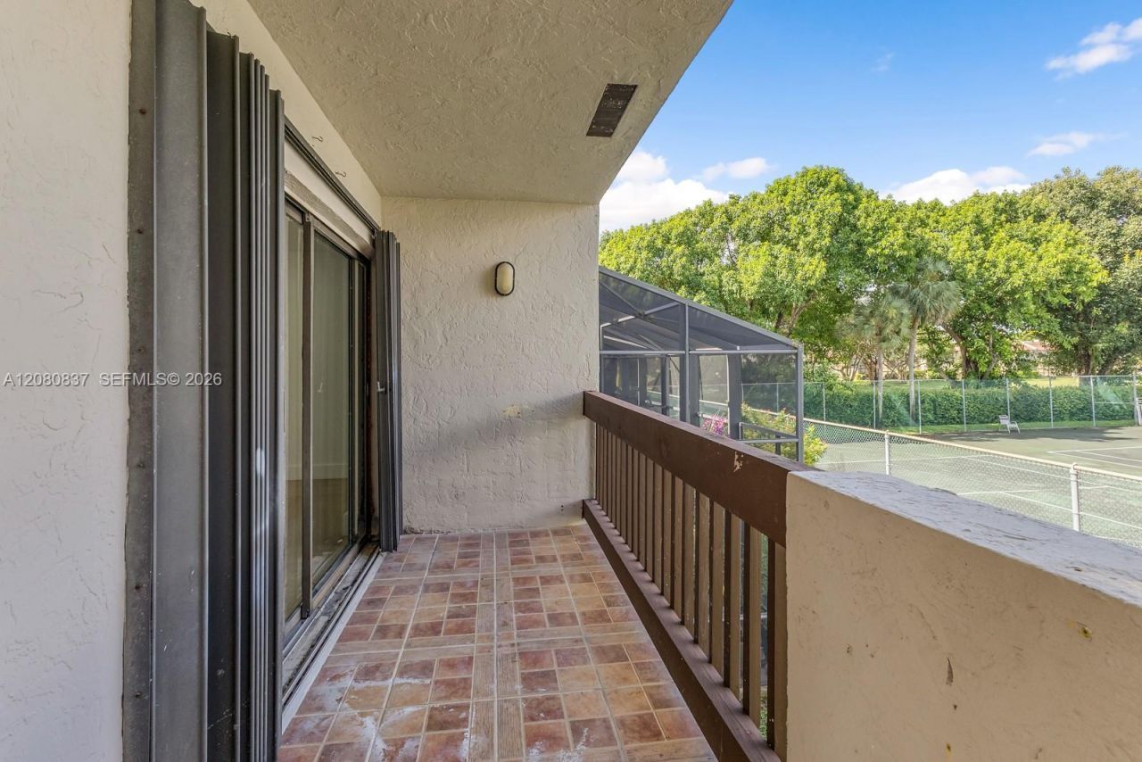 10046 NW 41st St, Unit 48-4, Doral, FL 33178 Photo