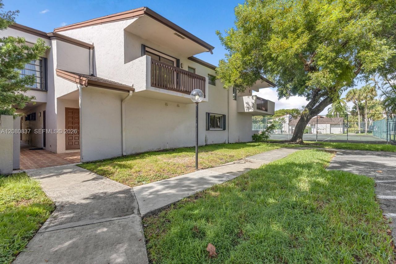10046 NW 41st St, Unit 48-4, Doral, FL 33178 Photo
