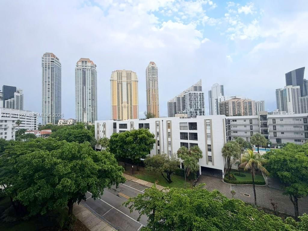 200 178th Dr , Unit 606, Sunny Isles Beach, FL 33160 Photo