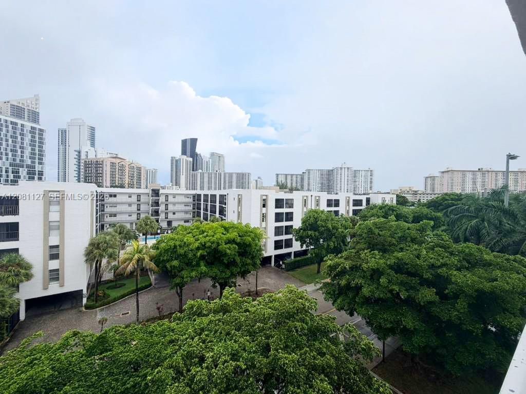 200 178th Dr , Unit 606, Sunny Isles Beach, FL 33160 Photo