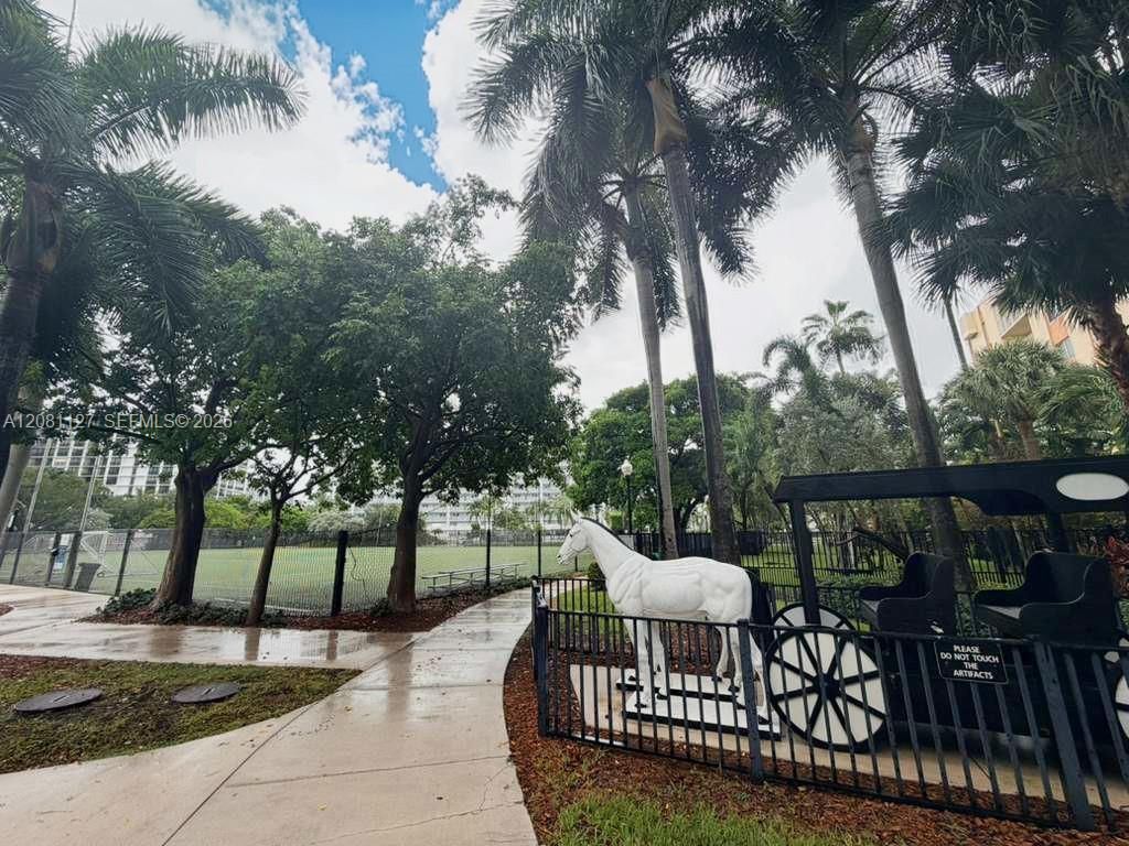 200 178th Dr , Unit 606, Sunny Isles Beach, FL 33160 Photo