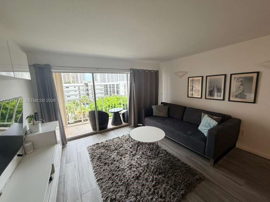 200 178th Dr , Unit 606, Sunny Isles Beach, FL 33160 Photo