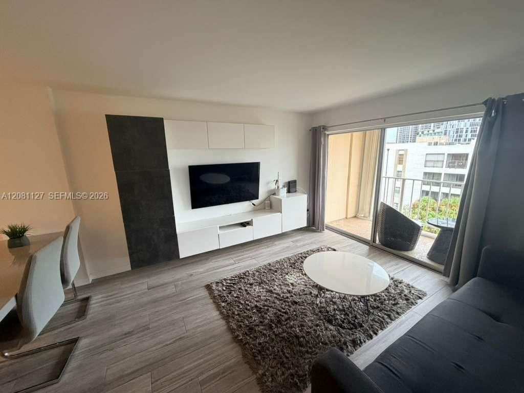 200 178th Dr , Unit 606, Sunny Isles Beach, FL 33160 Photo