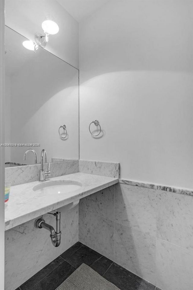 201 Aqua Ave, Unit PH4, Miami Beach, FL 33141 Photo