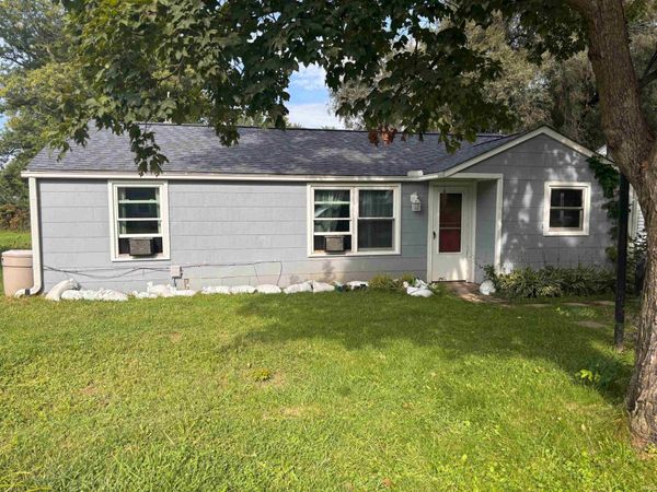 1801 S Oakdale Drive, Yorktown, IN 47396