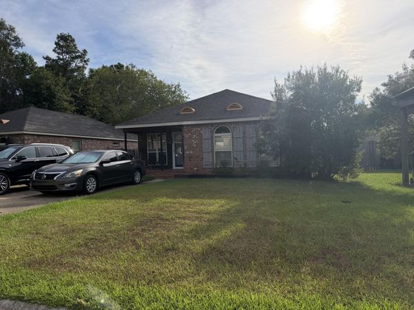 6 Findlay St., Hattiesburg, MS 39402