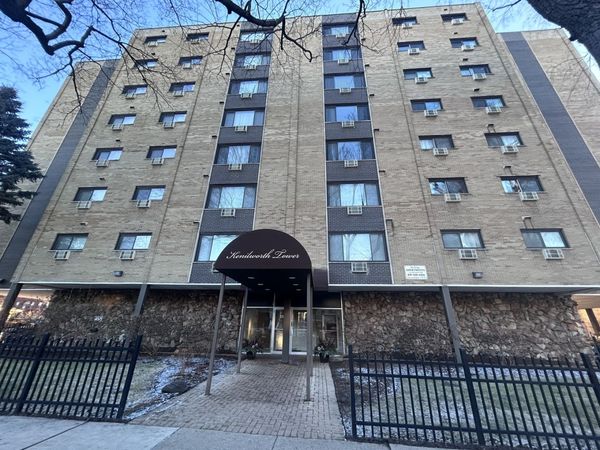 110 N Kenilworth Avenue , Unit 2A, Oak Park, IL 60301
