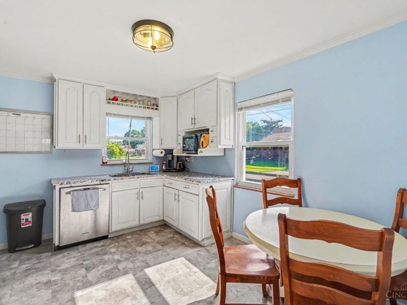 1900 Knollridge Lane, Cincinnati, OH 45231 Photo 5