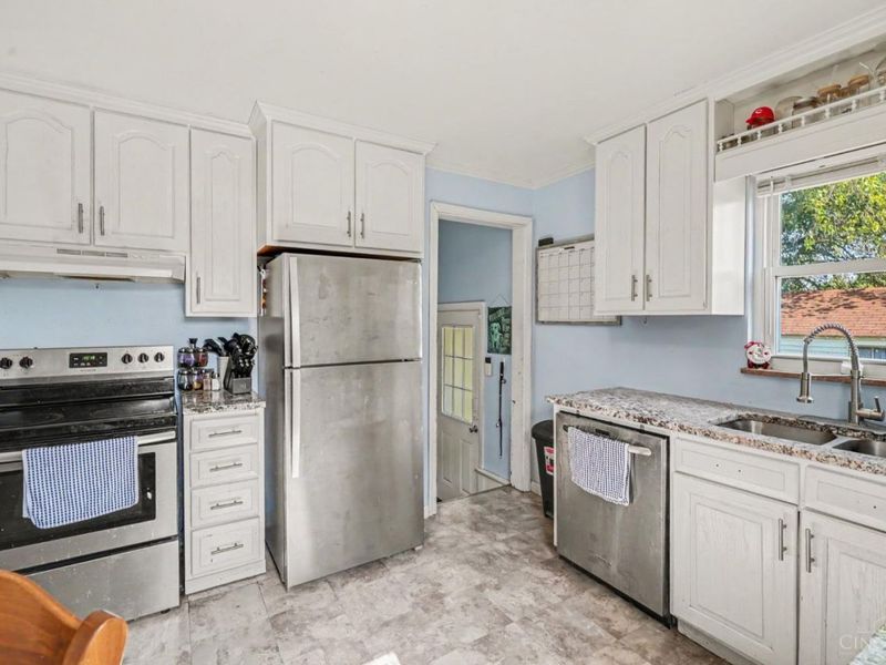 1900 Knollridge Lane, Cincinnati, OH 45231 Photo 6