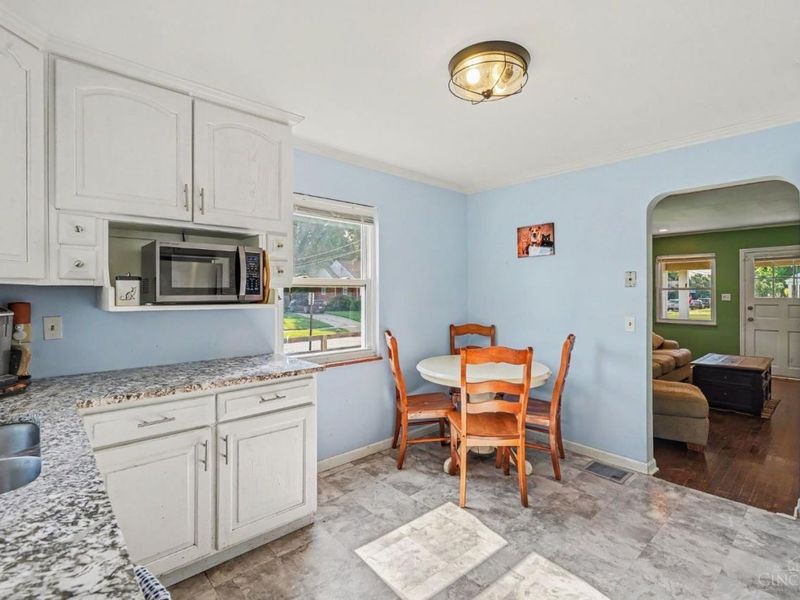 1900 Knollridge Lane, Cincinnati, OH 45231 Photo 7
