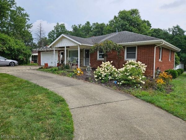 4715 S Raccoon Road , Canfield, OH 44406