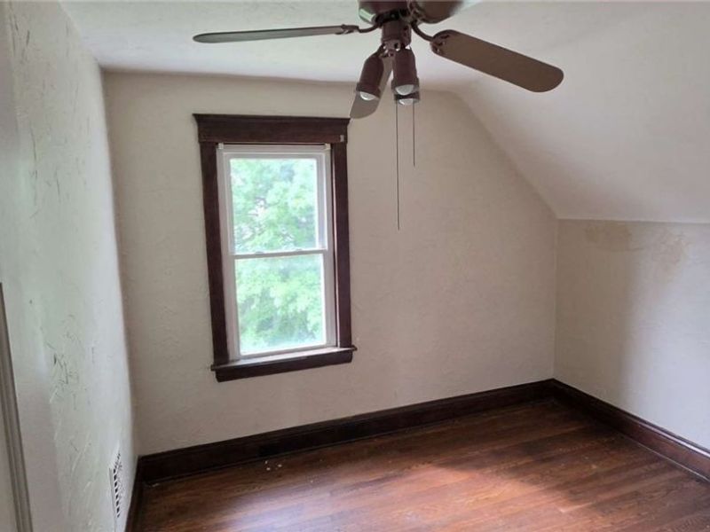 9821 Gambier Avenue, Cleveland, OH 44102 Photo 12