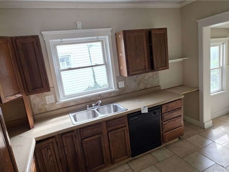 9821 Gambier Avenue, Cleveland, OH 44102 Photo 6