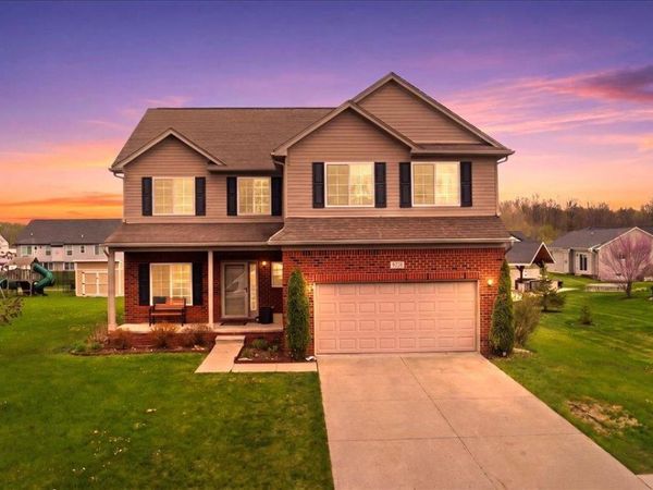 8131 Peninsula Circle , Grand Blanc, Mi 48439