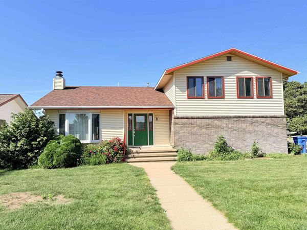 613 Stagecoach Rd., South Sioux City, NE 68776