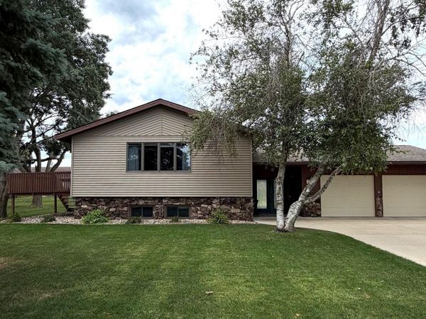 1630 N 2nd Street, Sheldon, IA 51201