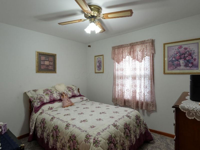 100 Vicky Lane SE, Heath, OH 43056 Photo 2