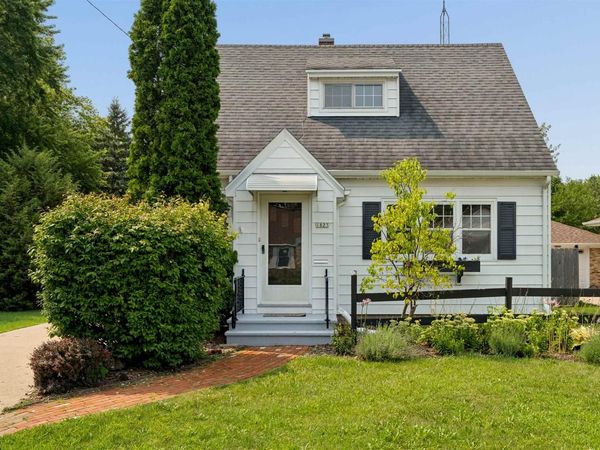 1823 HUBBARD STREET, Oshkosh, WI 54902