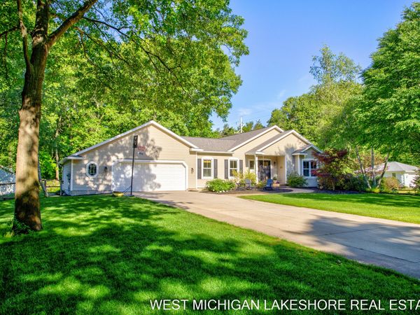 3260 Lorrimar Lane, Saugatuck, MI 49453