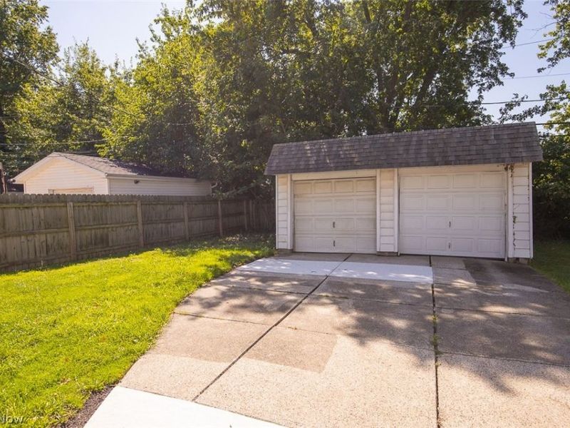 23860 Alberton Road, Euclid, OH 44123 Photo 21