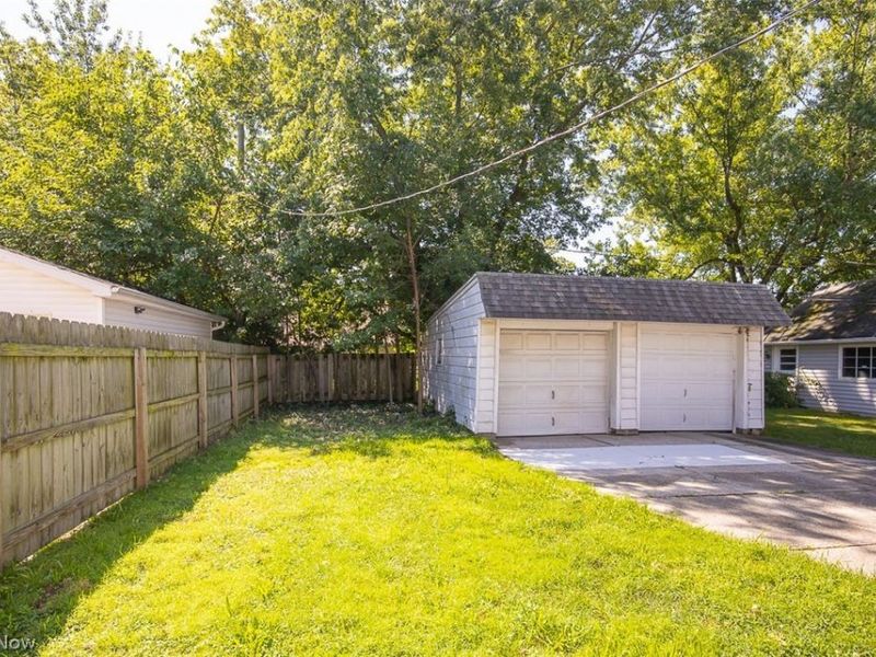 23860 Alberton Road, Euclid, OH 44123 Photo 22