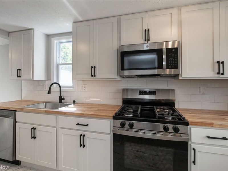 23860 Alberton Road, Euclid, OH 44123 Photo 8