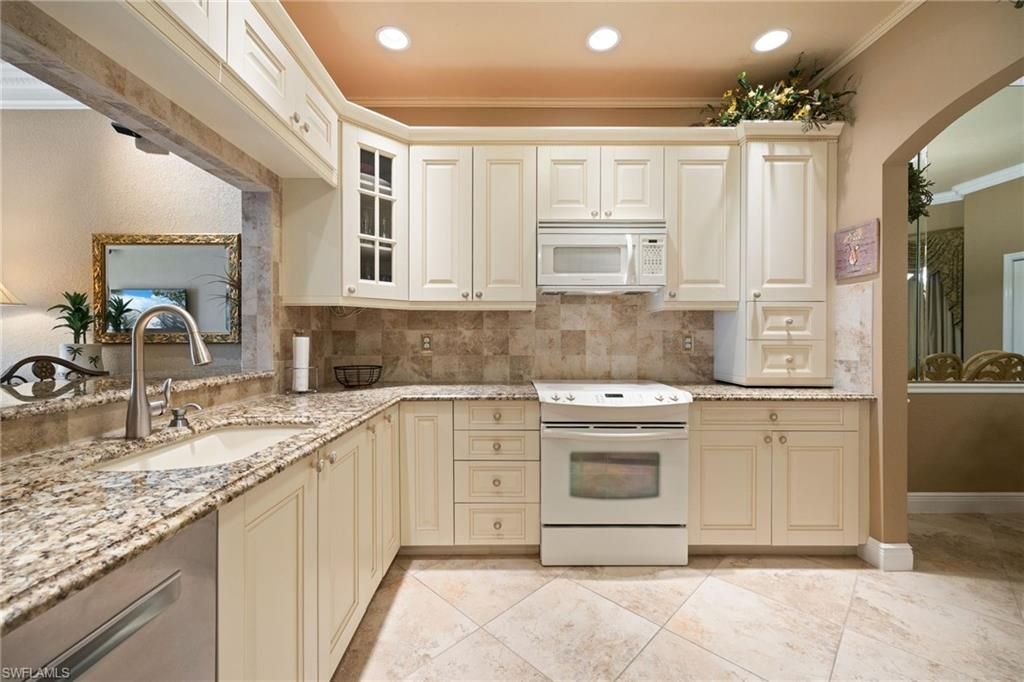 18092 San Carlos Blvd, Unit 915, Fort Myers Beach, FL 33931 Photo